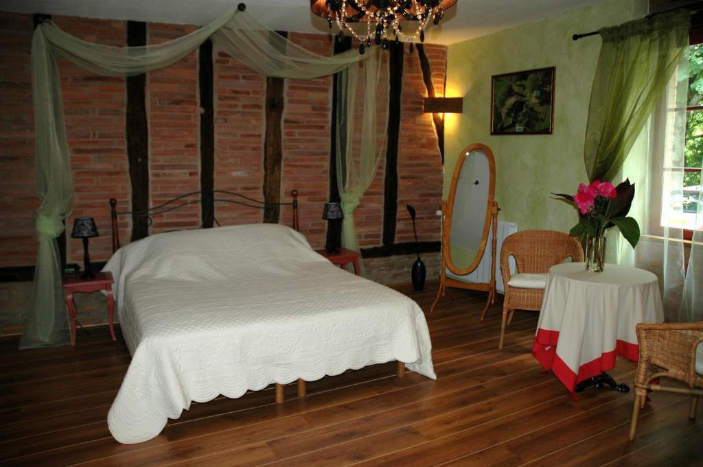 Saint-Thomas  Chambres D'Hotes Les Douves الغرفة الصورة